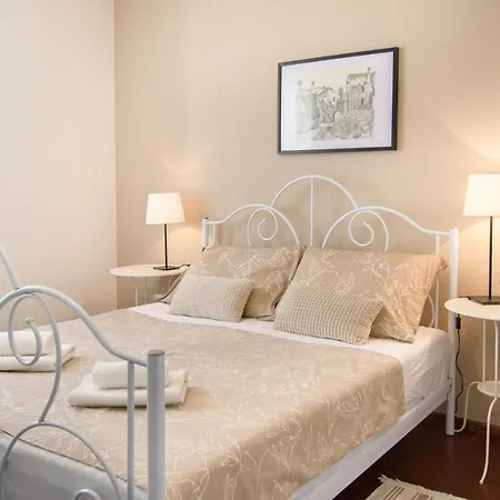 Stefi Apartment *