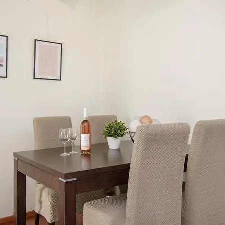 Stefi Apartment *