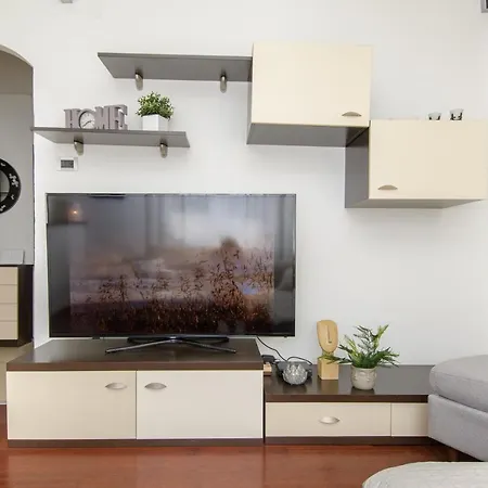 Stefi Apartment *